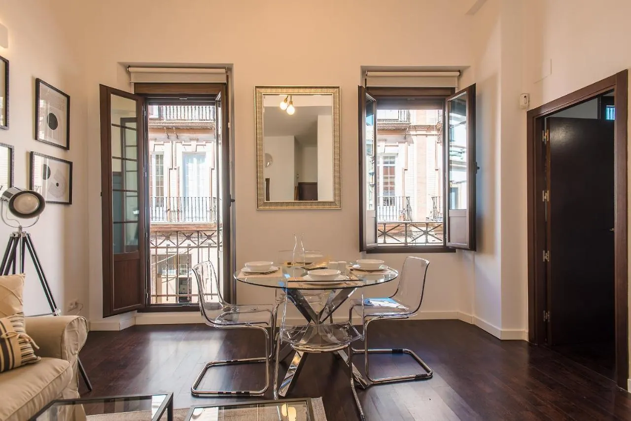 Apartamento Puerta Real - Free Parking Seville