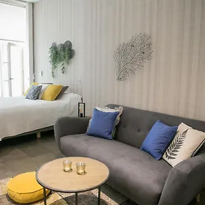 https://casa-chinitas.hotelsinnerja.org