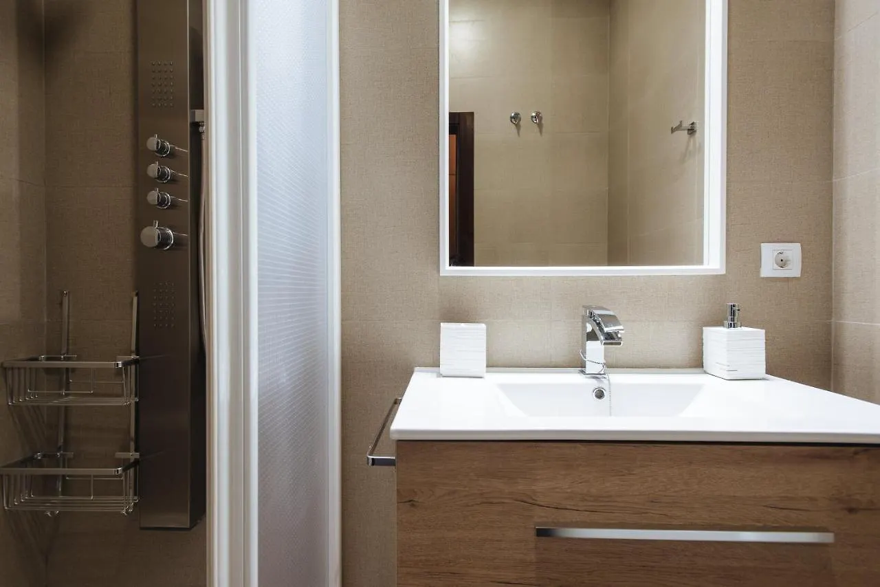 Apartment Apartamento Puerta Real - Free Parking Seville Spain