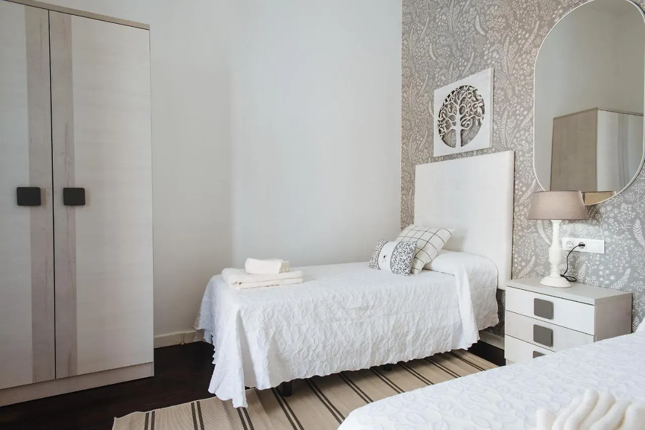 Apartment Apartamento Puerta Real - Free Parking Seville Spain